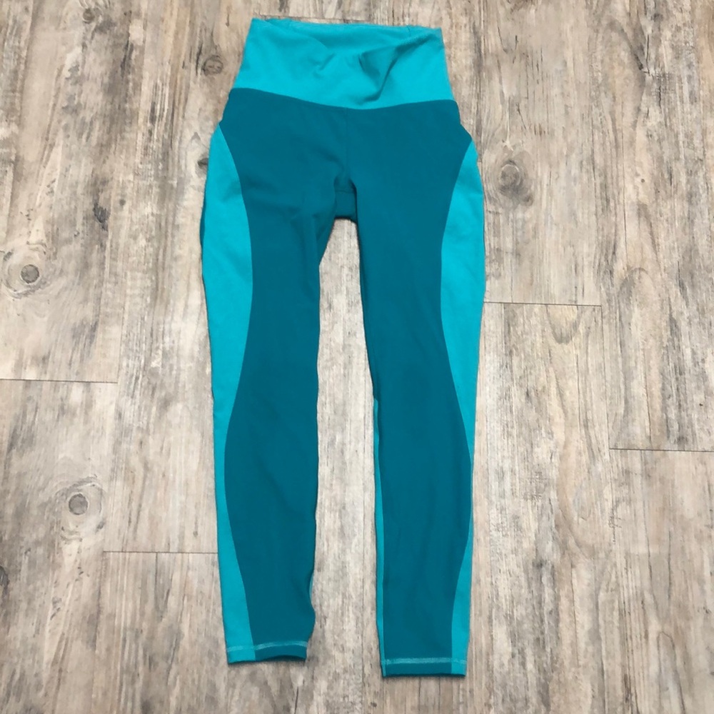NWOT Lululemon Teal 3/4 length leggings